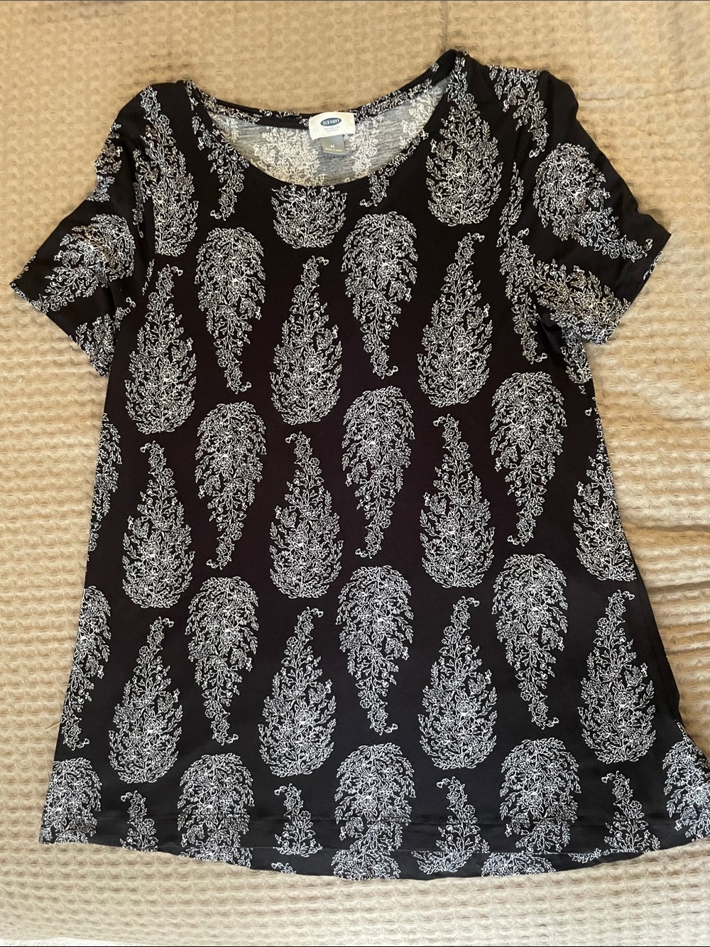 Old Navy Black Short Sleeve Tee with White Paisley Motif